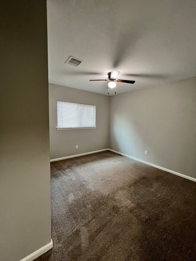 Building Photo - 11711 Chanteloup Dr