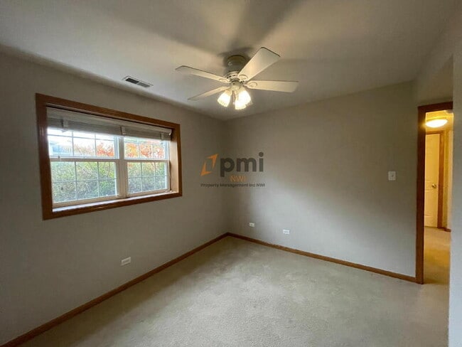 Building Photo - 725 Seminary Dr