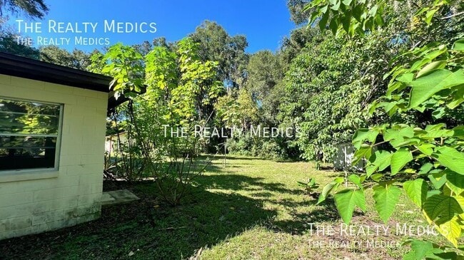 Building Photo - 526 S Thompson Ave