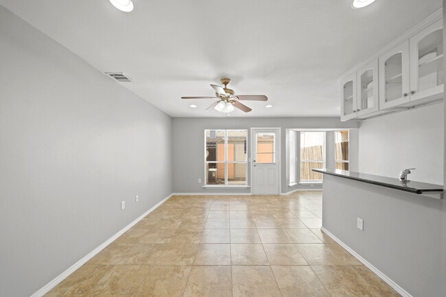 Building Photo - 13447 Castilian Dr