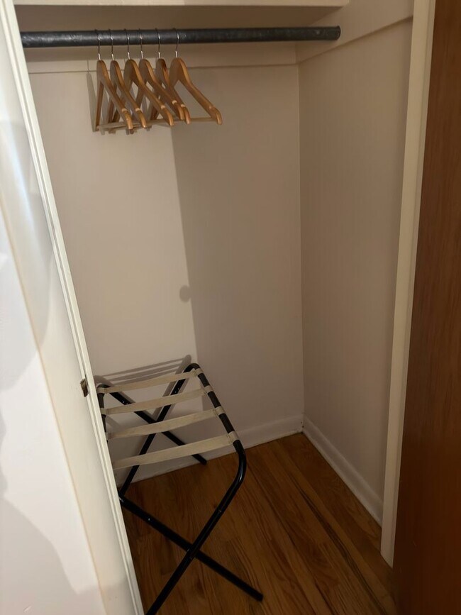 Building Photo - Manito House