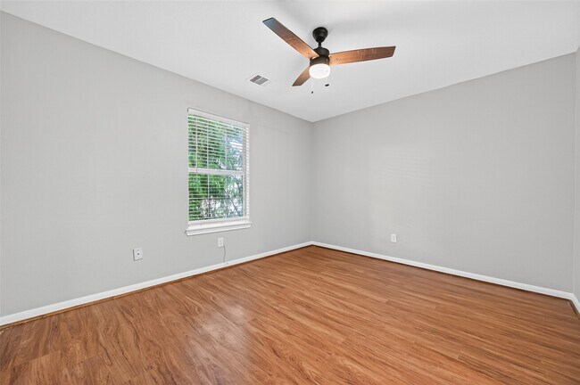 Building Photo - 4613 Knoxville St