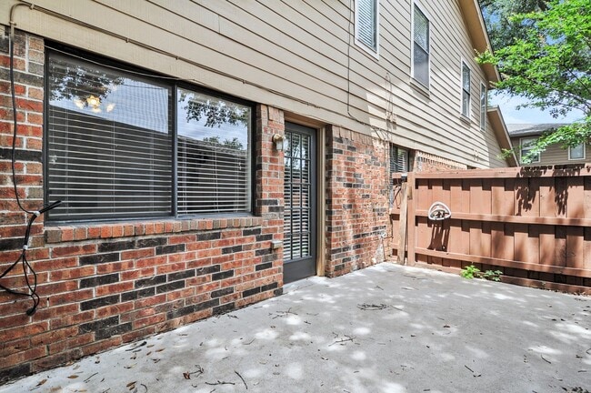 Building Photo - 5720 Cedar Creek Dr