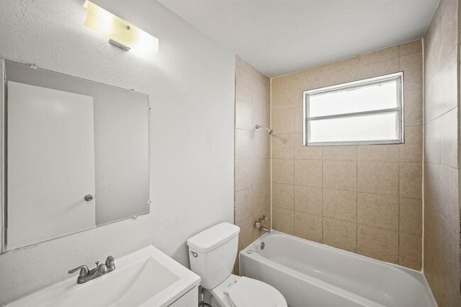 Building Photo - 4403 Trafalgar Dr