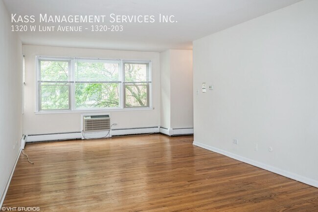 Building Photo - 1320 W Lunt Ave
