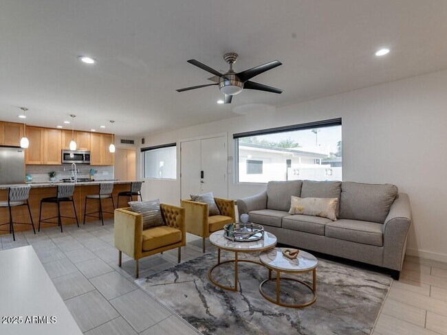 Building Photo - 3302 E Turquoise Ave