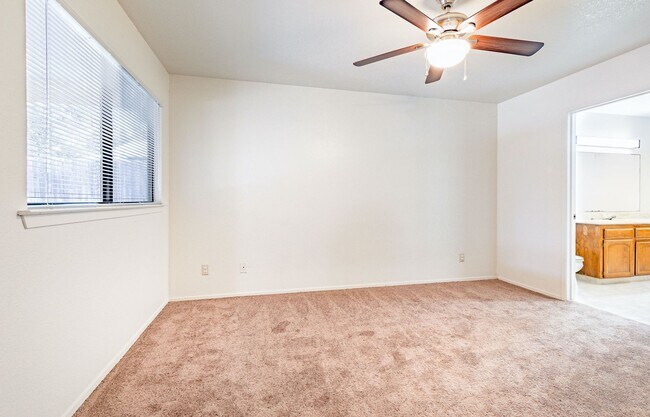 Building Photo - Clovis Home for Rent
