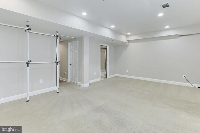 Building Photo - 2022 N Culpeper St