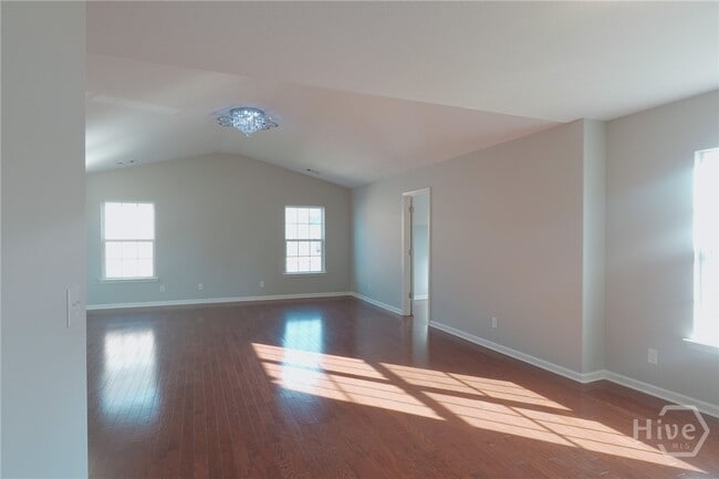 Building Photo - 25 Litchfield Dr