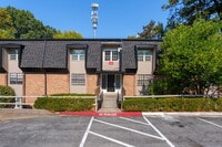 Building Photo - 325 Winding River Dr