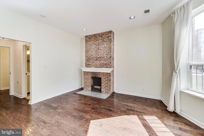 Building Photo - 1625 S Street NW Unit 1