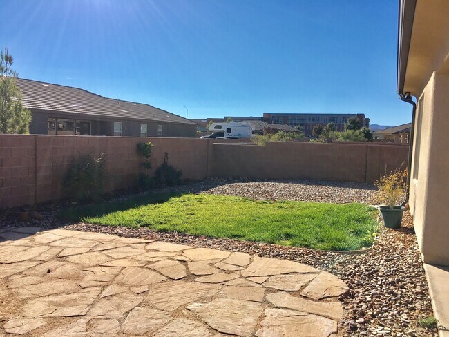 Building Photo - Treasure Valley Home