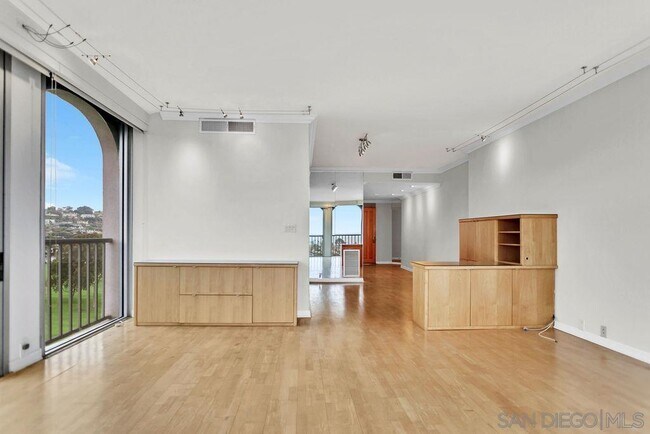 Building Photo - 1001 Genter St