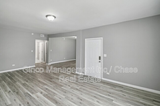 Building Photo - 9305 S Homan Ave