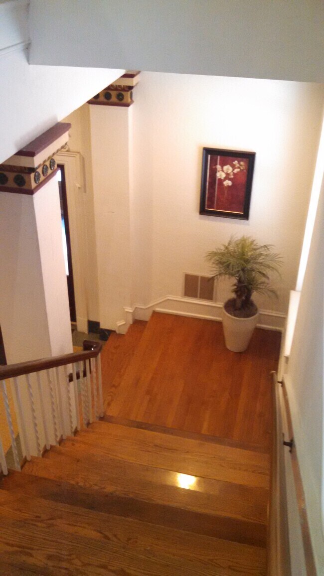 Building Photo - 221 E Mifflin St