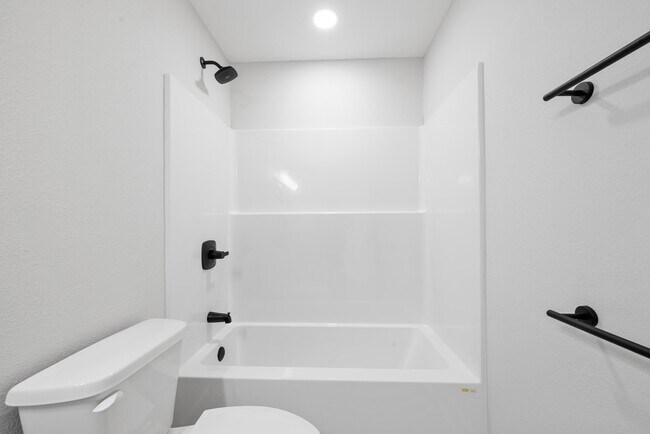 Building Photo - 1409 Little Brothers Ln