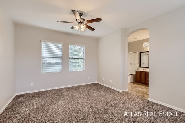 Building Photo - 14551 W Port Royale Ln