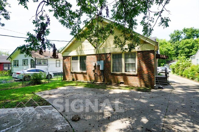 Building Photo - 7223 1st Ave S