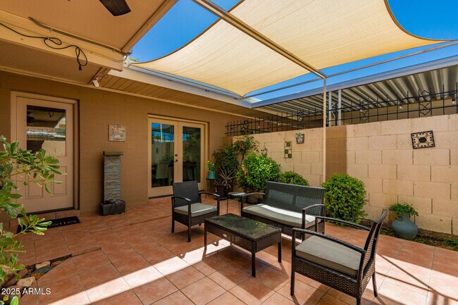 Building Photo - 8490 E Chaparral Rd