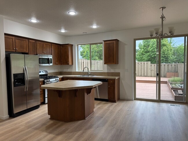 Building Photo - 3 Bedrooms | 2.5 Bathrooms | 1-Car Garage
