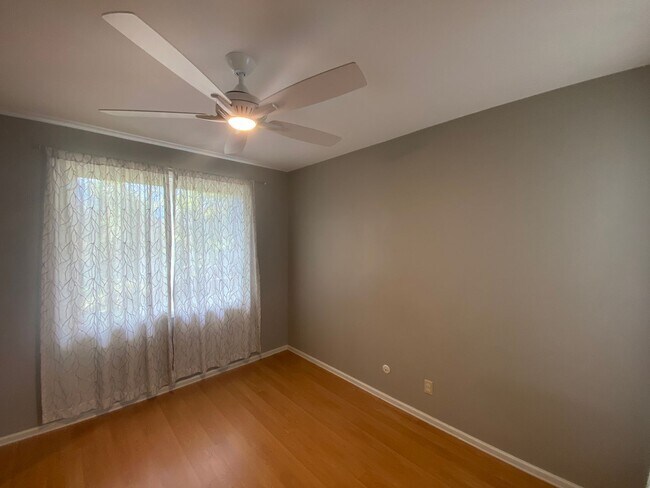 Building Photo - 019WHI