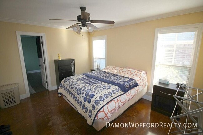 Building Photo - 614 Oak Park Cir