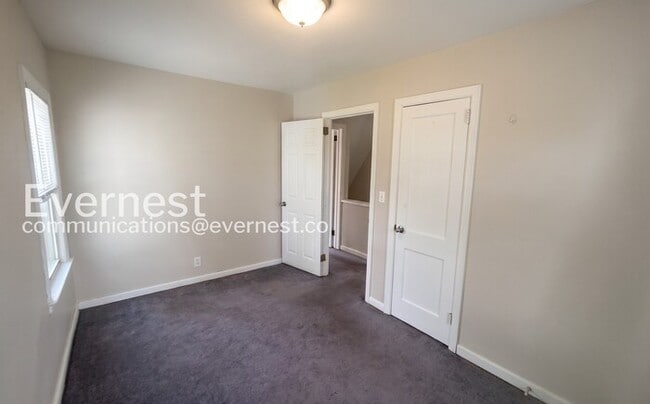 Building Photo - 969 Sheridan Ave