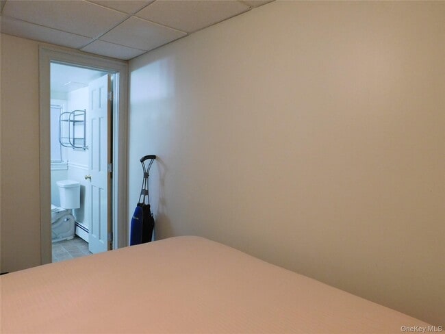 Building Photo - 206 E Main St