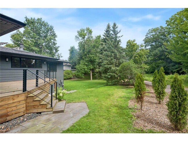 Building Photo - 6216 Maloney Ave