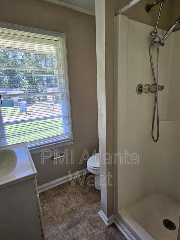 Building Photo - 418 Thaxton Dr SE
