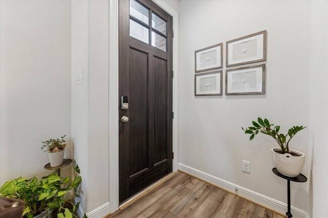 Building Photo - 9804 Rugged Oaks Dr