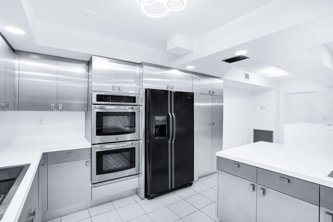 Building Photo - 406 Saint Andrews Rd
