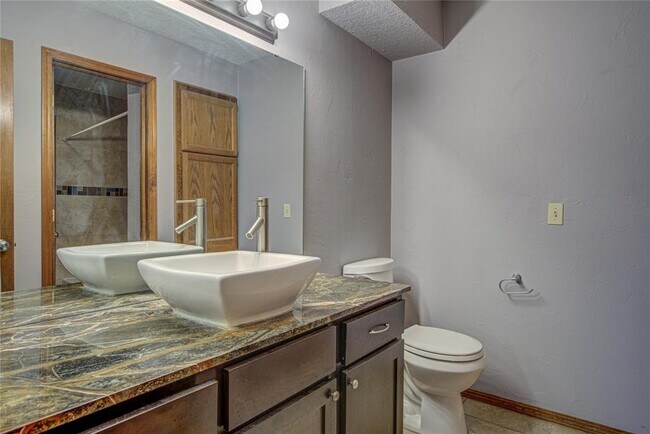 Building Photo - 3200 W Britton Rd