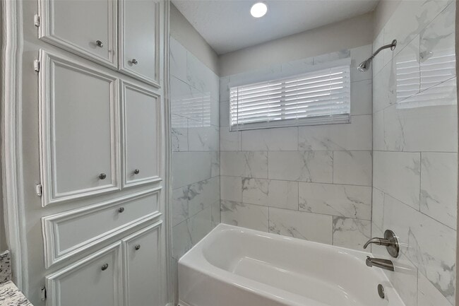 Building Photo - 1514 Chestnut Ln