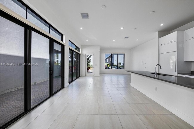 Building Photo - 8120 NW 43rd St