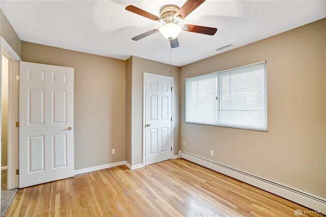 Building Photo - 2108 N Fairfield Rd