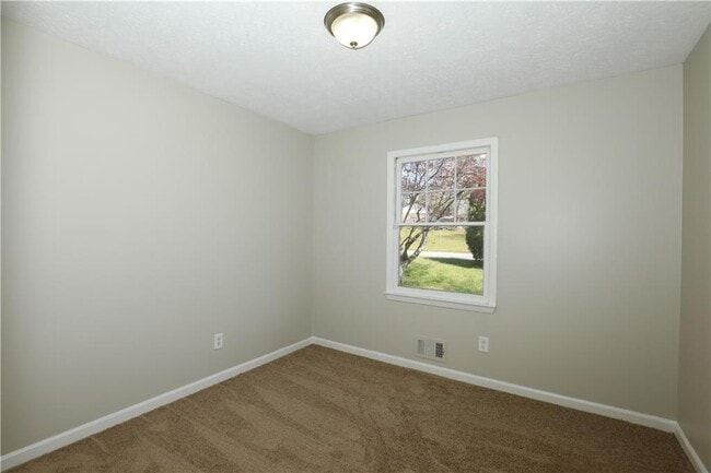 Building Photo - 107 Inverness Dr