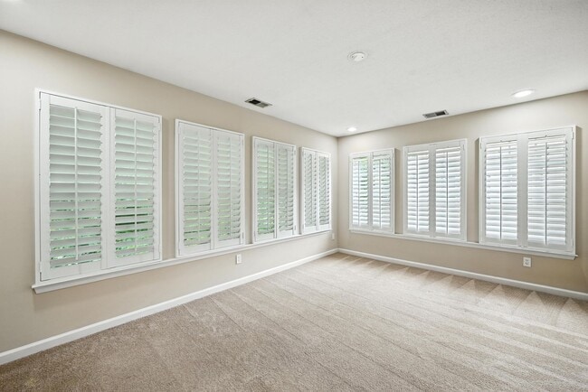 Building Photo - 965 Turtle Pond Ln