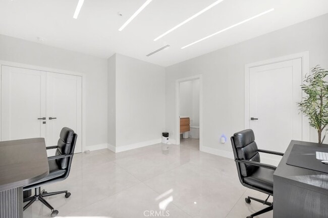 Building Photo - 20151 Vía Medici