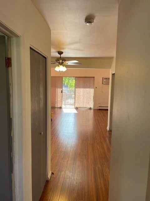 Building Photo - 523 N Pleasant Dr