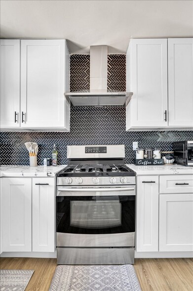 Building Photo - 1007 N Mohawk Ave