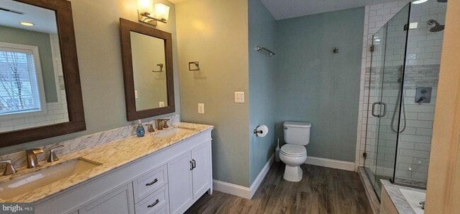 Building Photo - 123 Van Gogh Terrace