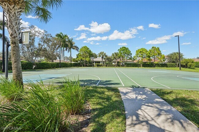 Building Photo - 2080 Wellington St