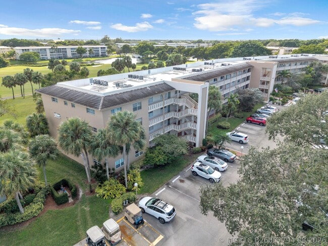 Building Photo - 3003 Portofino Isle