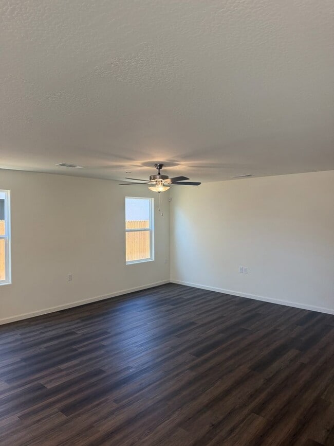 Building Photo - Brand New Turnkey Home