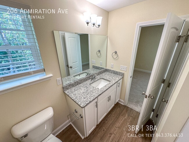 Building Photo - 206 Admiration Ave
