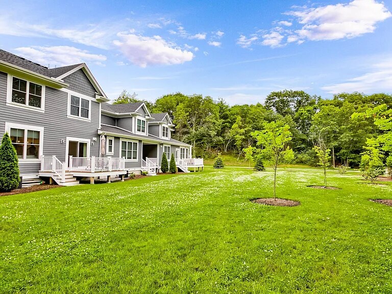 Building Photo - 23 Lily Pond Ln