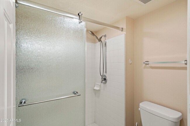 Building Photo - 4303 E Cactus Rd
