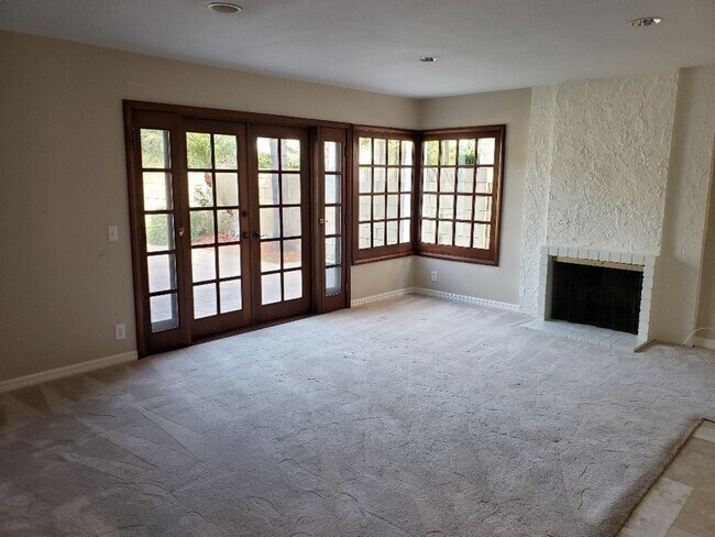 Building Photo - Westminster - Lovely 4 Bedroom 2.5 Bath House for Lease