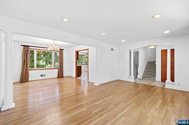Building Photo - 111 Ramille Ct